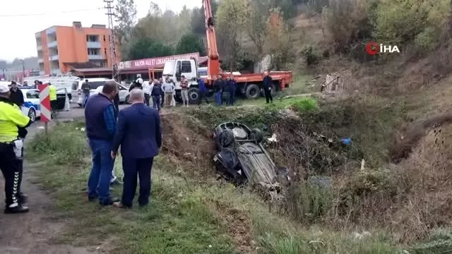 Şoförün dikkatsizliği annesinin canına mal oldu: Kazada 2 kişi hayatını kaybetti Şoförün dikkatsizliği annesinin canına mal oldu: Kazada 2 kişi hayatını kaybetti