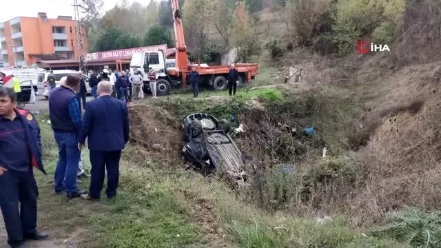 Şoförün dikkatsizliği annesinin canına mal oldu: Kazada 2 kişi hayatını kaybetti Şoförün dikkatsizliği annesinin canına mal oldu: Kazada 2 kişi hayatını kaybetti