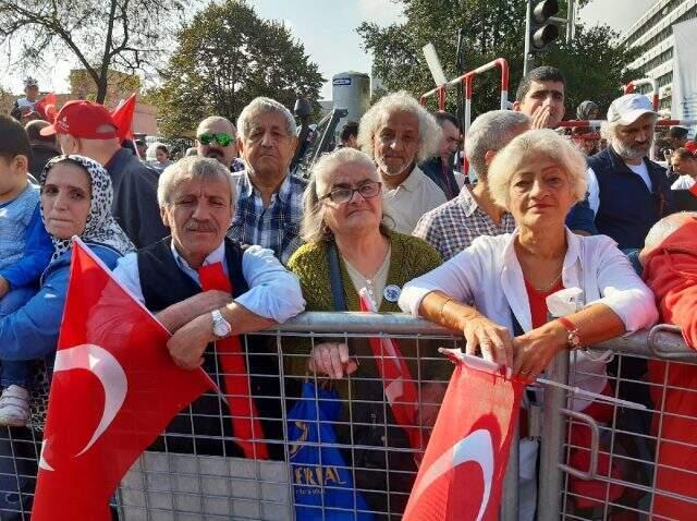 Cumhurbaşkanı Erdoğan, bakanlar ve cumhuriyet milletçe partisi lideri, Cumhuriyet Bayramı törenleri amaciyla Anıtkabir'deki merasime katıldı