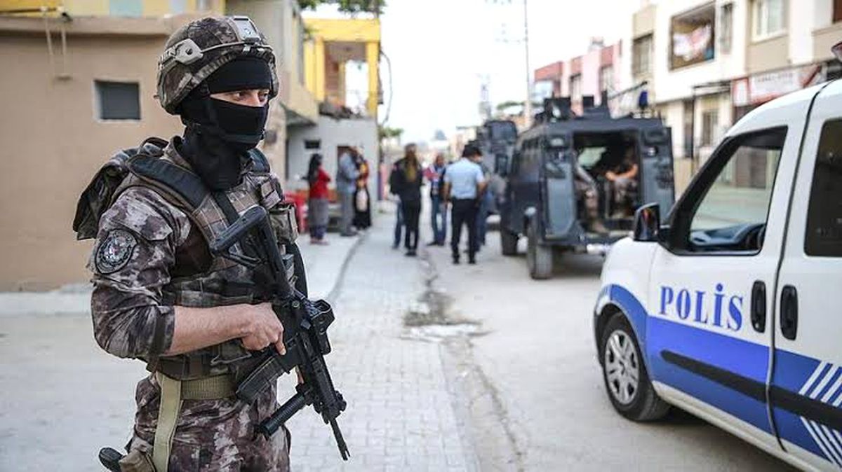 Cumhuriyet Bayramı'nı kana bulayacaklardı: Eylem hazırlığındaki 3 DEAŞ'lı terörist İstanbul'da yakalandı