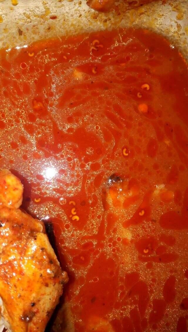 Marketten aldıkları tavuğun içinden çıkanlar şoke etti!