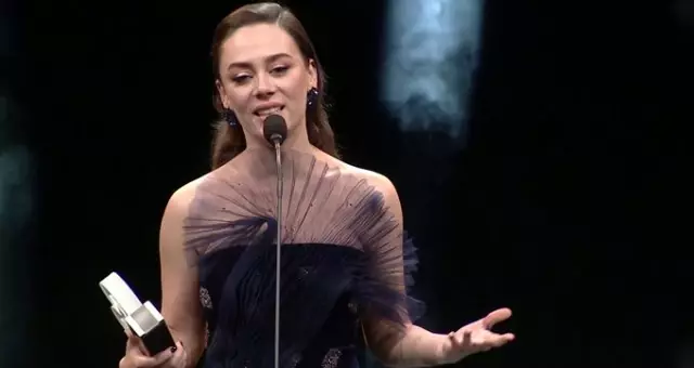 Oyuncu Demet Evgar, film festivali nedeniyle külliyede düzenlenecek davete katılamayacak Oyuncu Demet Evgar, film festivali nedeniyle külliyede düzenlenecek davete katılamayacak