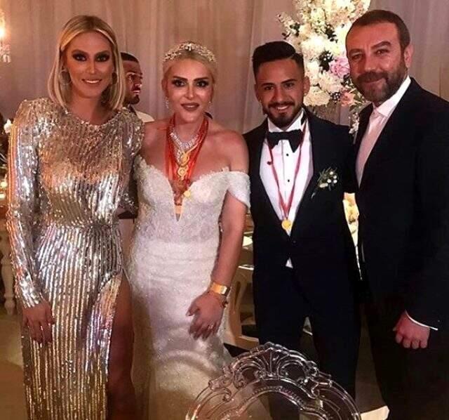 Selin Ciğerci'den Demet Akalın paylaşımı: Aramıza kara kedi girdi