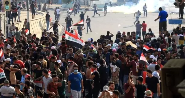Irak'ta zabita göstericilere ateş açtı: 20 kişi öldü, 858 kişi yaralandı