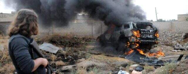 Tel Abyad'da ev ve araçlara tuzaklanan patlayıcılar imha ediliyor