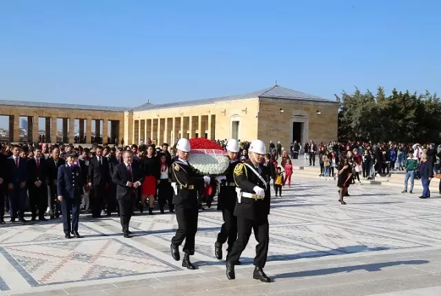 Ata'ya anlamlı ziyaret Ata'ya anlamlı ziyaret
