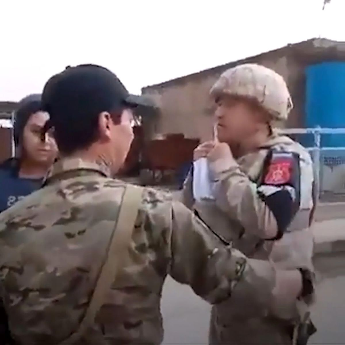 Azeri uyruklu Rus askeri, Türk askerine 'Gel gardaş' diye seslendi
