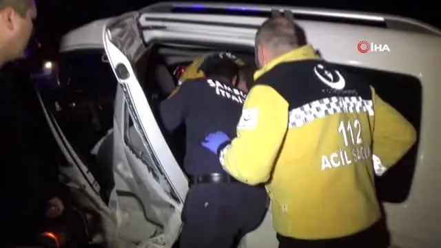 Bafra'da otomobil ticari araçla çarpıştı : 7 yaralı