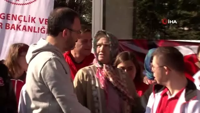 Bakan Kasapoğlu: 'Engelli sporcularımız ve engelli arkadaşlarımız bizler için çok değerli' Bakan Kasapoğlu: 'Engelli sporcularımız ve engelli arkadaşlarımız bizler için çok değerli'