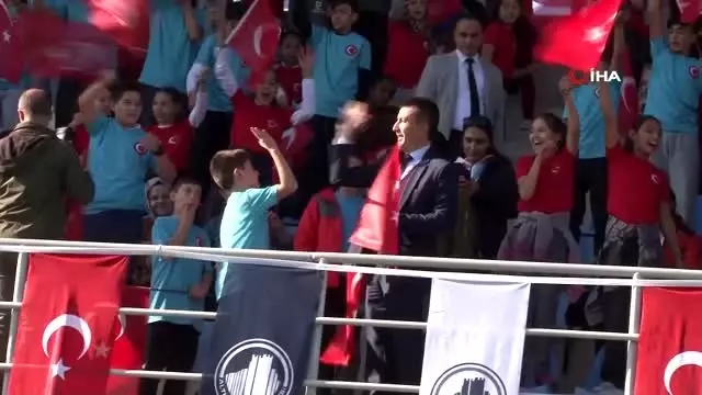 Bakan Kasapoğlu: 'Sporun bir yaşam tarzı olması hepimizin amaçlarından bir tanesi' Bakan Kasapoğlu: 'Sporun bir yaşam tarzı olması hepimizin amaçlarından bir tanesi'