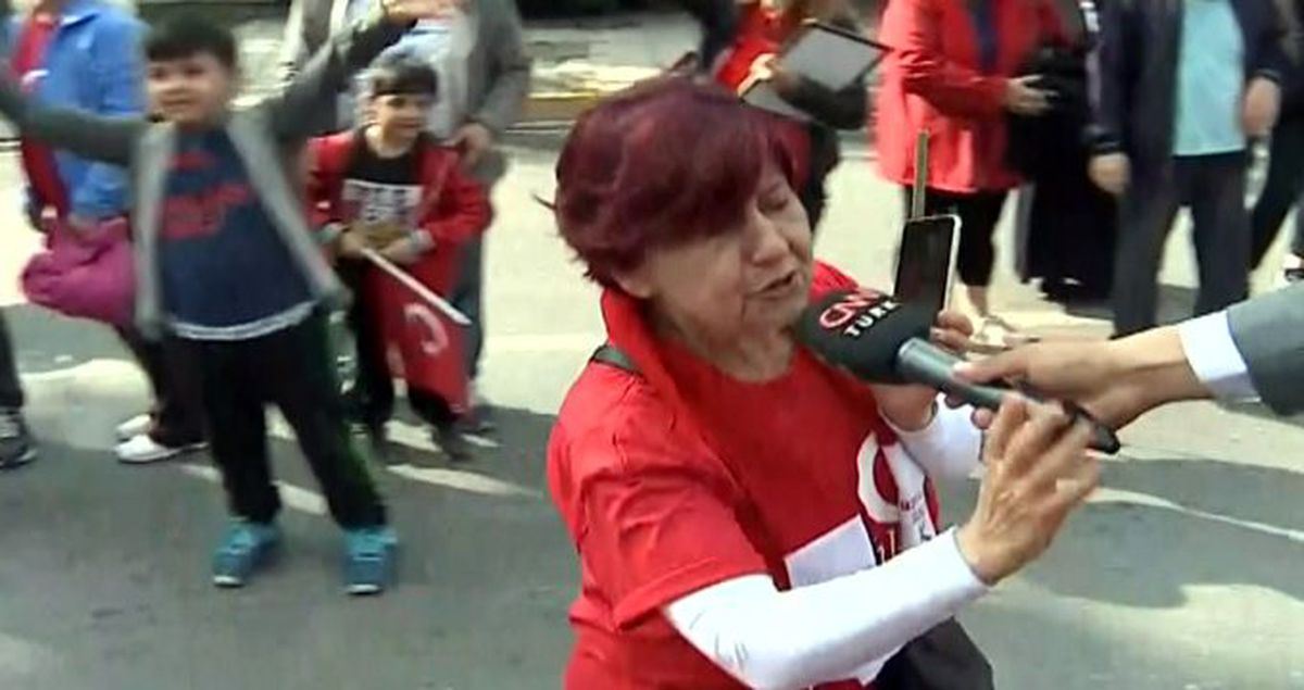CNN Türk'teki canlı yayın kazası sosyal medyada gündem oldu