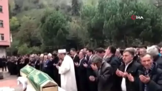 El ele ölen baba oğul, yan yana toprağa verildi