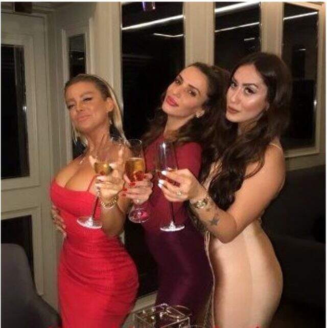 Galatasaraylı futbolcuların dansözlü eğlencesi olay oldu