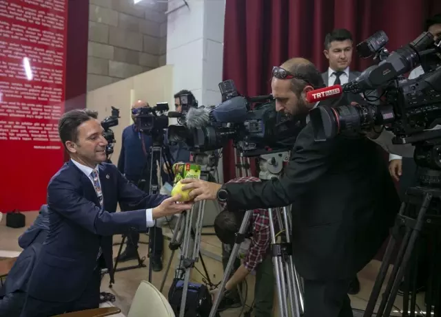 Meclis'te 'Gürsu armudu' tanıtımı Meclis'te 'Gürsu armudu' tanıtımı