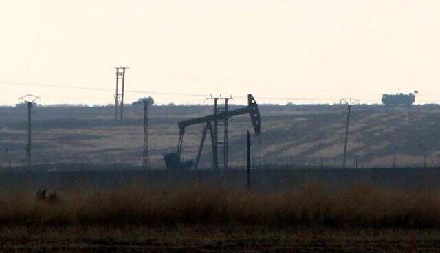 Rus askeri polisinden petrol kuyuları çevresinde devriye