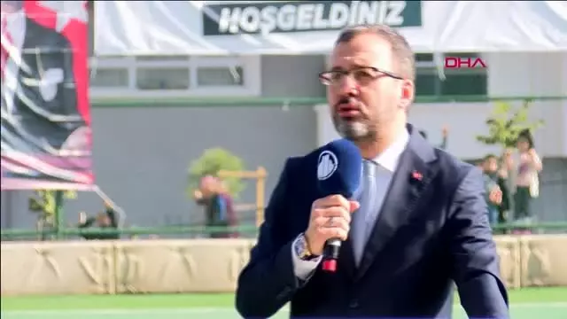 Spor bakan kasapoğlu, 29 ekim spor etkinlikleri kapsamında öğrencilerle buluştu Spor bakan kasapoğlu, 29 ekim spor etkinlikleri kapsamında öğrencilerle buluştu