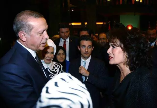 Ünlü isimler, Cumhurbaşkanının ev sahipliğinde gerçekleşen 29 Ekim davetine akın etti