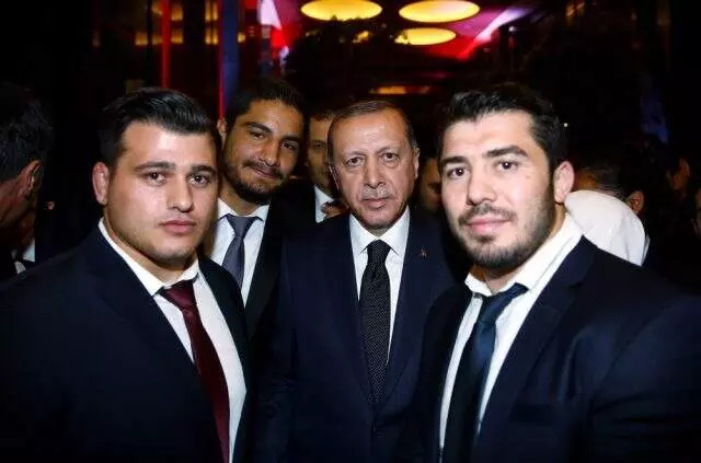 Ünlü isimler, Cumhurbaşkanının ev sahipliğinde gerçekleşen 29 Ekim davetine akın etti