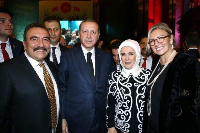 Ünlü isimler, Cumhurbaşkanının ev sahipliğinde gerçekleşen 29 Ekim davetine akın etti
