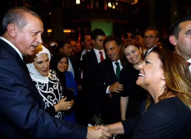 Ünlü isimler, Cumhurbaşkanının ev sahipliğinde gerçekleşen 29 Ekim davetine akın etti