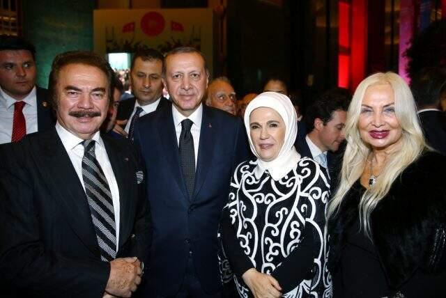 Ünlü isimler, Cumhurbaşkanının ev sahipliğinde gerçekleşen 29 Ekim davetine akın etti
