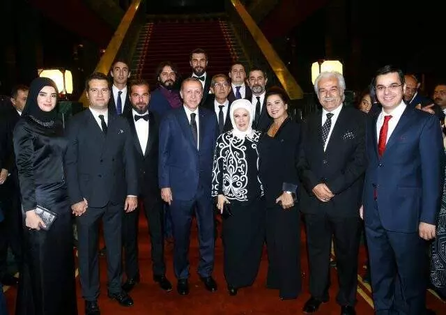 Ünlü isimler, Cumhurbaşkanının ev sahipliğinde gerçekleşen 29 Ekim davetine akın etti