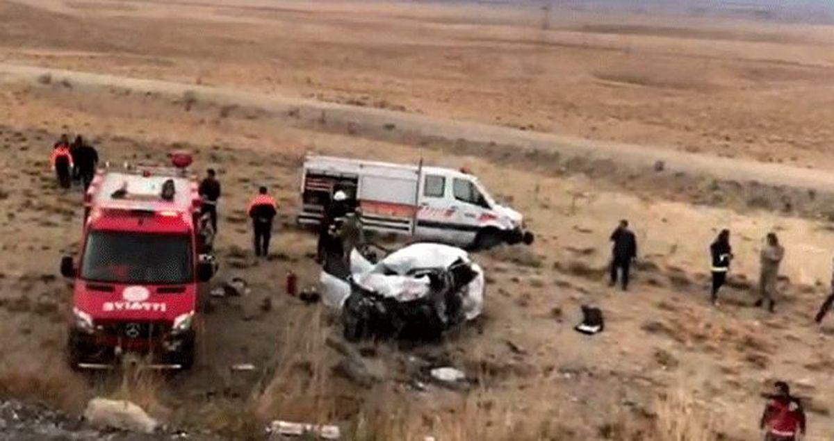 Van'da Güzel Dere Geçidi'nde iki araç çarpıştı: 3 ölü, 4 yaralı