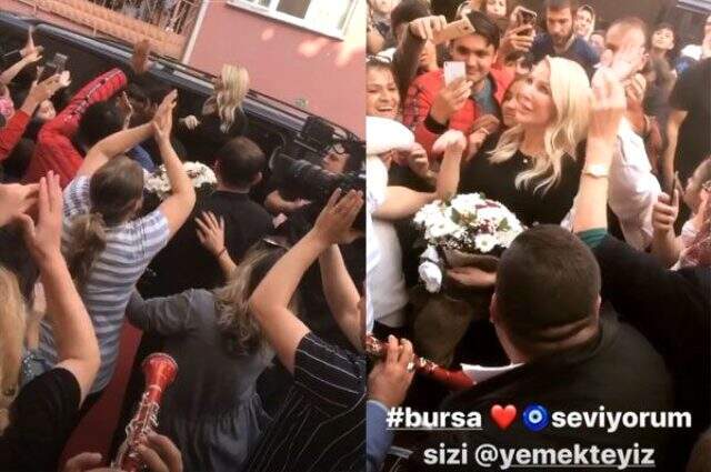 Yemekteyiz'in çekimlerinden fotoğraf paylaşan Seda Sayan, mini eteğiyle dikkat çekti