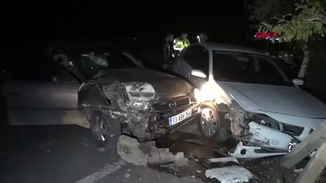 Adıyaman iki otomobil çarpıştı 4 yaralı Adıyaman iki otomobil çarpıştı 4 yaralı