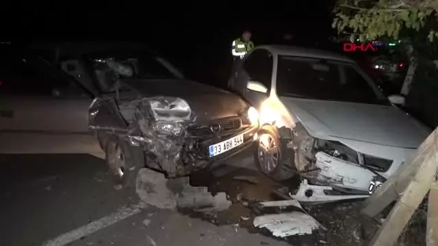 Adıyaman iki otomobil çarpıştı 4 yaralı Adıyaman iki otomobil çarpıştı 4 yaralı