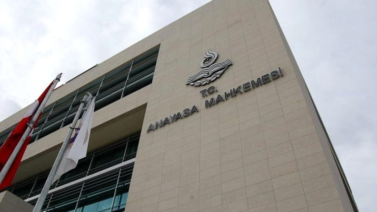 Arınç'ın KHK eleştirisi sonrası AYM'den dikkat çeken karar: Olağanüstü Hal kapsamında alınan tedbirlere ilişkin üç madde iptal edildi