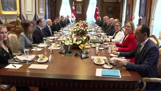 Cumhurbaşkanı Erdoğan Gürcistan Başbakanı Giorgi Gakharia ve beraberindekilerle Heyetlerarası... Cumhurbaşkanı Erdoğan Gürcistan Başbakanı Giorgi Gakharia ve beraberindekilerle Heyetlerarası...