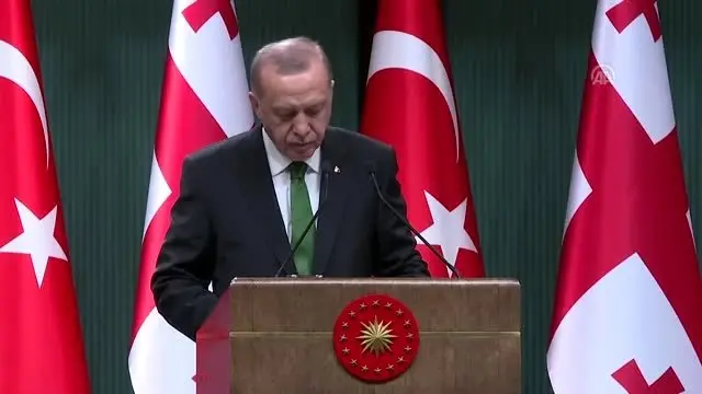 Cumhurbaşkanı Erdoğan: 'Gürcistan ile bağlarımızın sadece boru hatları ve demir yollarından ibaret... Cumhurbaşkanı Erdoğan: 'Gürcistan ile bağlarımızın sadece boru hatları ve demir yollarından ibaret...