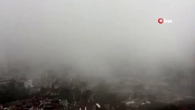 İstanbul'da beklenen yağmur başladı İstanbul'da beklenen yağmur başladı