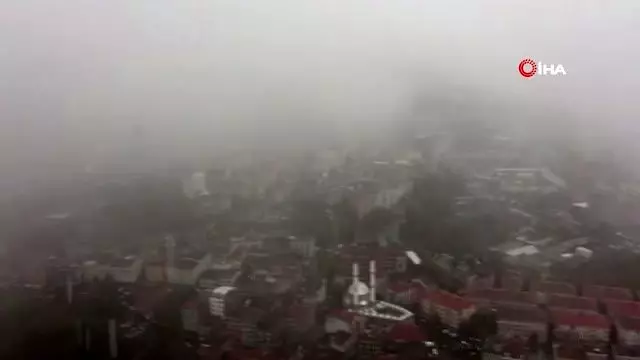 İstanbul'da beklenen yağmur başladı İstanbul'da beklenen yağmur başladı