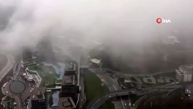 İstanbul'da beklenen yağmur başladı İstanbul'da beklenen yağmur başladı
