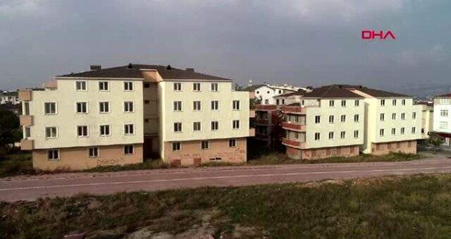 Kocaeli yaptığı sitedeki 24 daireyi 50'den fazla kişiye satıp kaçtı