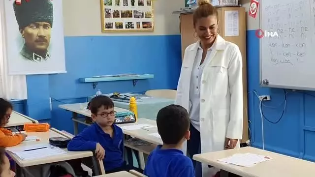 Öğretmen önlükleri yeniden tasarlandı Öğretmen önlükleri yeniden tasarlandı