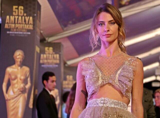 Altın Portakal Film Festivali'nde kırmızı halıda ünlüler geçidi!