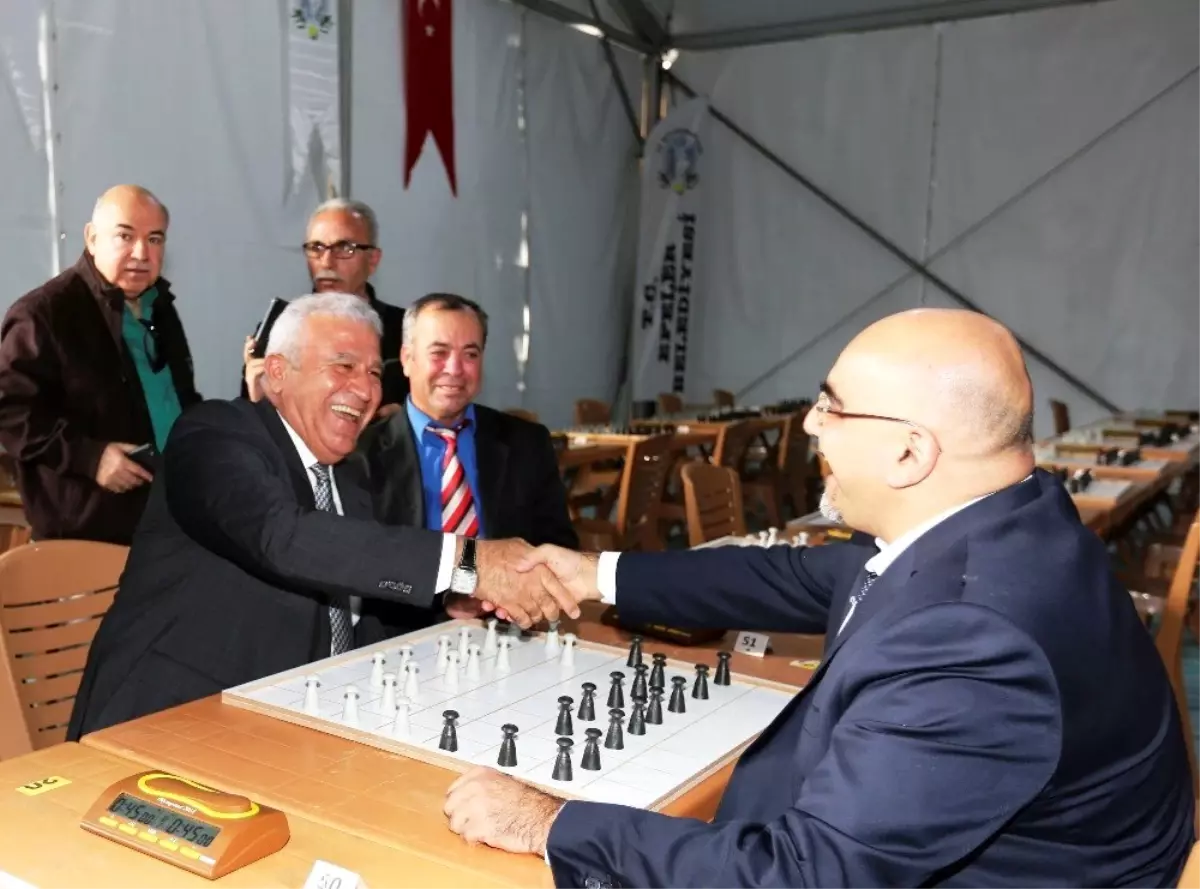 Dünya dama şampiyonları Efeler'de