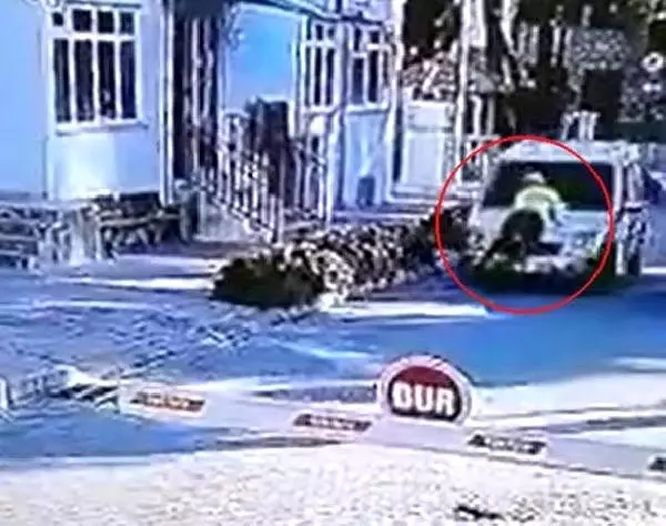 Kaputta 2 kilometre yol giden polis memuru ödüllendirildi Kaputta 2 kilometre yol giden polis memuru ödüllendirildi