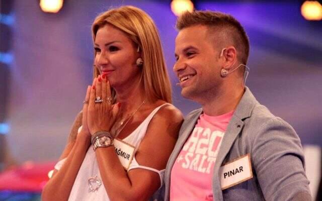 Kocasının soyunma odasında kendisini öptüğünü söyleyen Pınar Altuğ: Yoksa taciz olur!