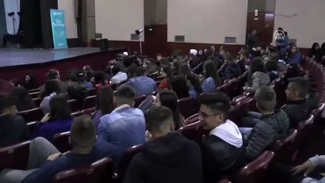 Kuzey Makedonya'da 'Sarıkamış Beyaz Hüzün' adlı oyun sahnelendi Kuzey Makedonya'da 'Sarıkamış Beyaz Hüzün' adlı oyun sahnelendi