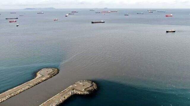 Marmara Denizi'ne çamur aktı