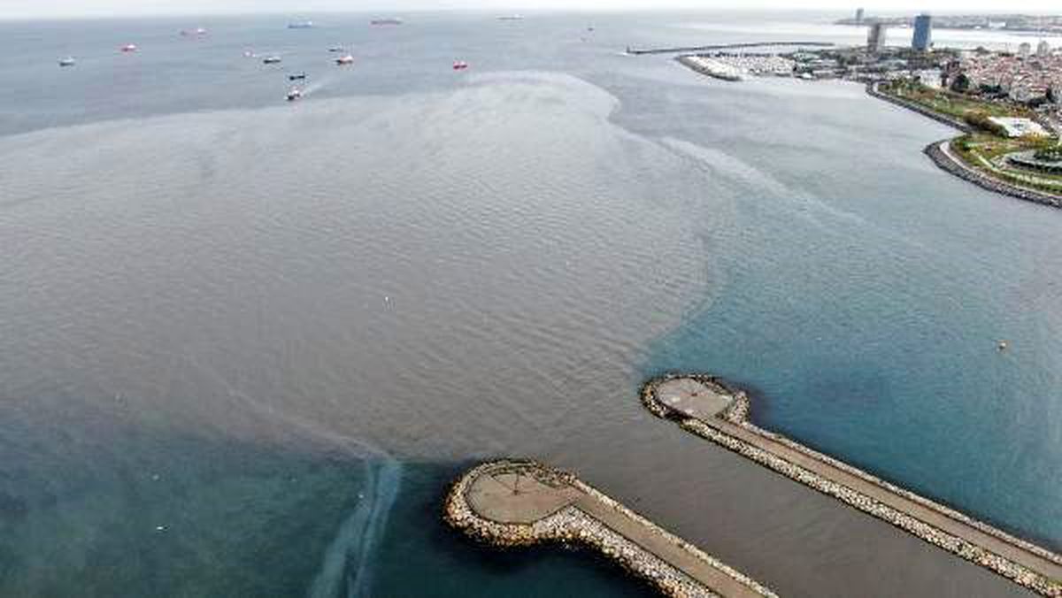 Marmara Denizi'ne çamur aktı