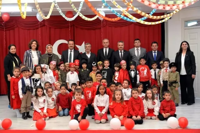 Minikler Mehmetçik'e sevgi balonuyla selam gönderdi Minikler Mehmetçik'e sevgi balonuyla selam gönderdi