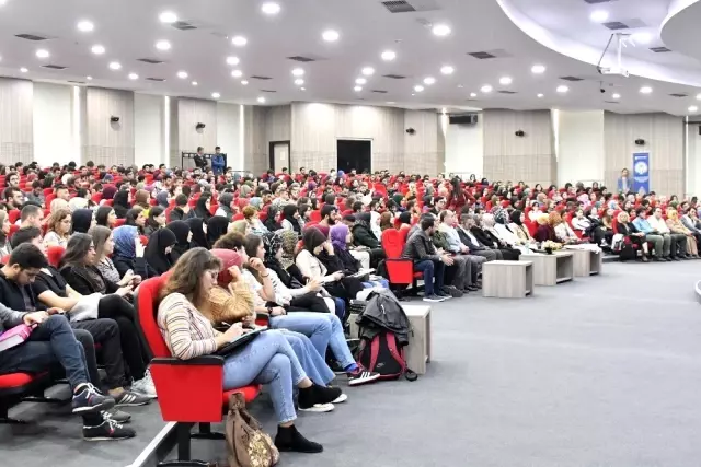 SAÜ'de 'Günümüz Ailesi: Sorunlar ve Çözüm Önerileri' konuşuldu SAÜ'de 'Günümüz Ailesi: Sorunlar ve Çözüm Önerileri' konuşuldu