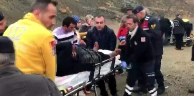 Son Dakika: Ankara'da servis aracı devrildi! Çok sayıda yaralı var