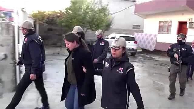 Van Saray Belediye Başkanı HDP'li Caziye Duman terör suçlamasıyla gözaltına alındı
