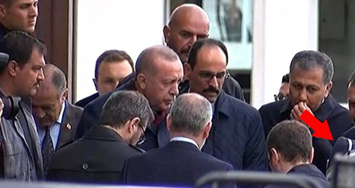 Yaşlı kadın torunu için, Cuma namazına gelen Erdoğan'ın yolunu gözledi